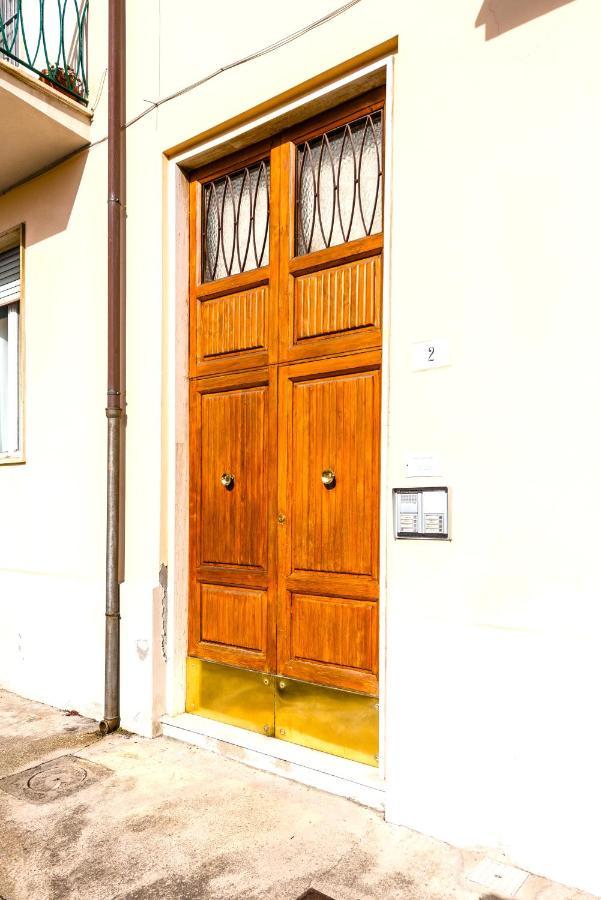 Hostly - The Urban Garden House - 3 Bedrooms, Garden, Great Location! بيزا المظهر الخارجي الصورة